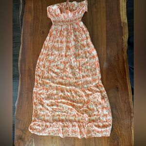 Mudd Beautiful orange/white tribal print halter maxi dress  EUC SZ M